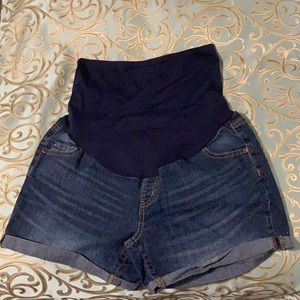 Maternity shorts